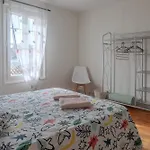 Les Hirondelles Holiday home *