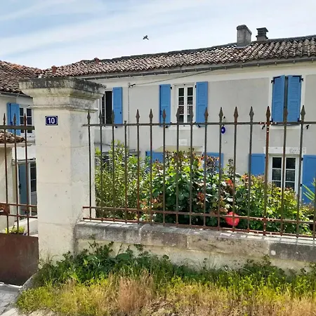 Holiday home Les Hirondelles Archiac
